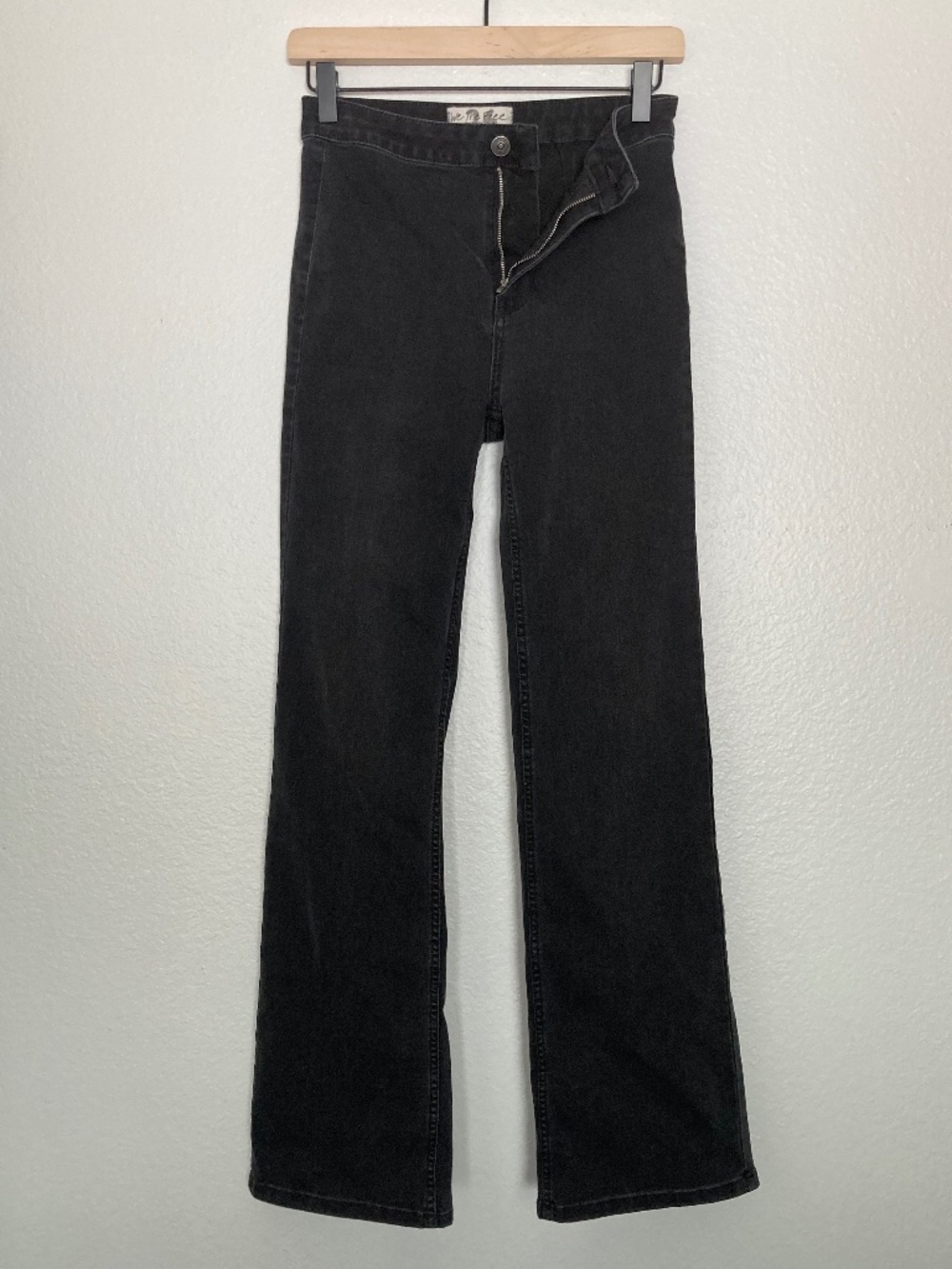 We the Free Straight Leg Jeans Stretchy Size 26 Mid Rise Black